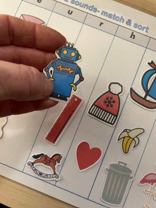 Phonics Fun Box Phase 2 Initial Sounds